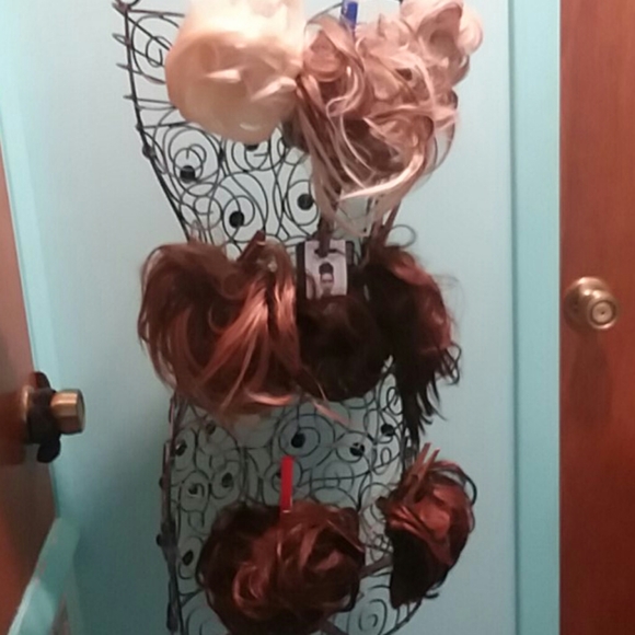 Set of 8 Messy Bun Ponytail Extensions - Picture 4 of 6